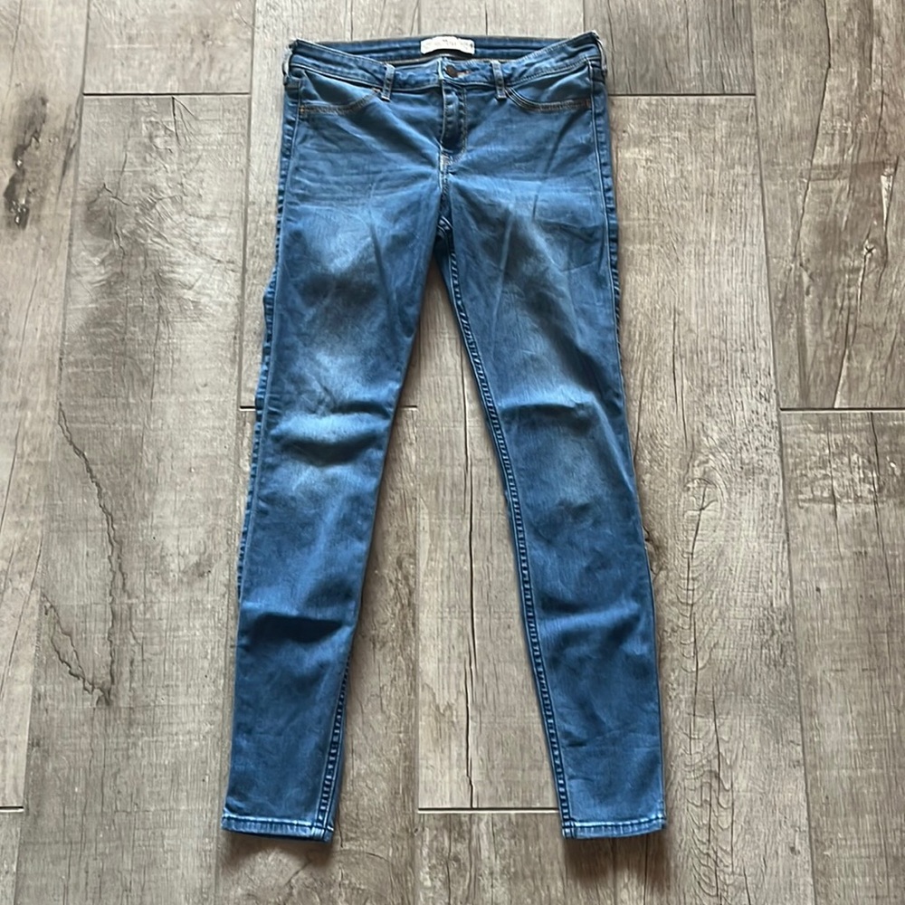 Hollister Low Rise Skinny Light Wash 7R